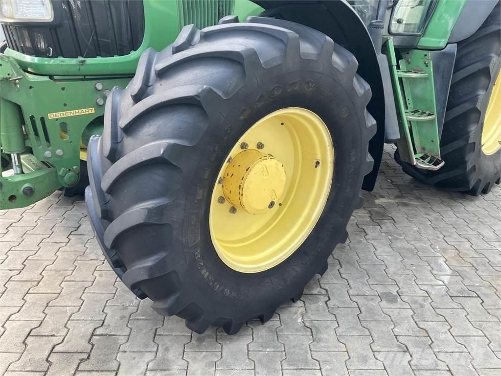 John Deere 6820 Трактора