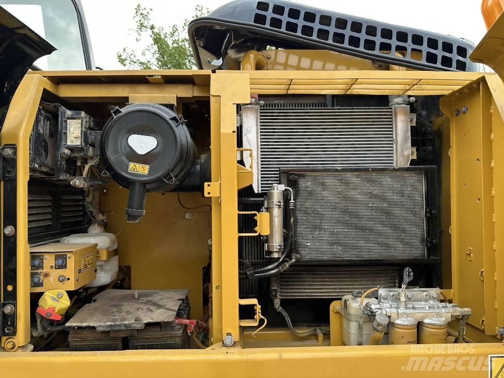 CAT 320D2 Гусеничные экскаваторы