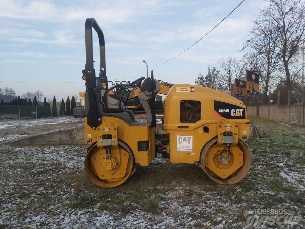 CAT CB 24 B Катки тротуарные
