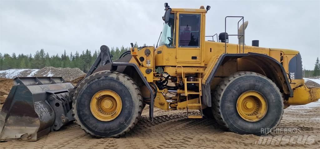 Volvo L220E Фронтальные погрузчики
