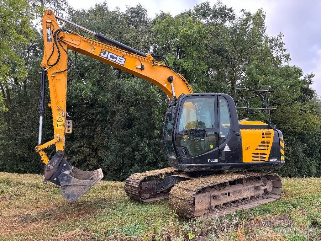 JCB JS 131 LC Гусеничные экскаваторы
