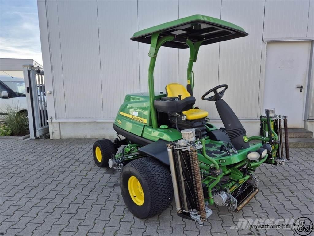 John Deere 7500A Гольф-кары
