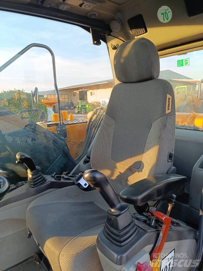 Volvo EW 140 C Колёсные экскаваторы