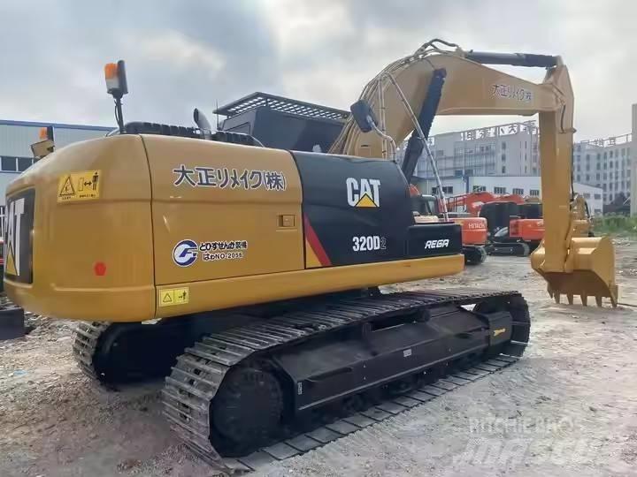 CAT CAT320D2 Малые экскаваторы 7т-12т