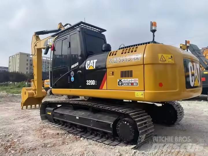 CAT CAT320D2 Малые экскаваторы 7т-12т