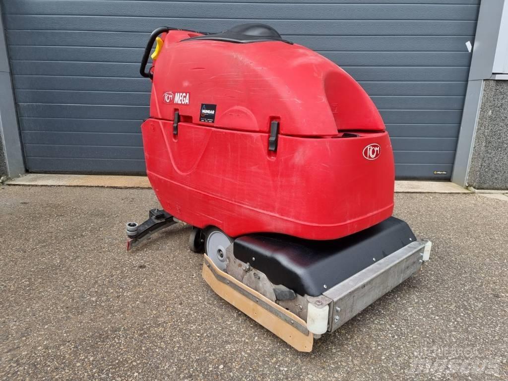 RCM Mega 702R Вакуумные уборочные машины