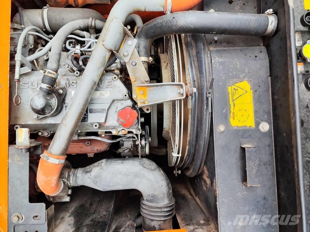 Hitachi ZX 210 W-3 Колёсные экскаваторы