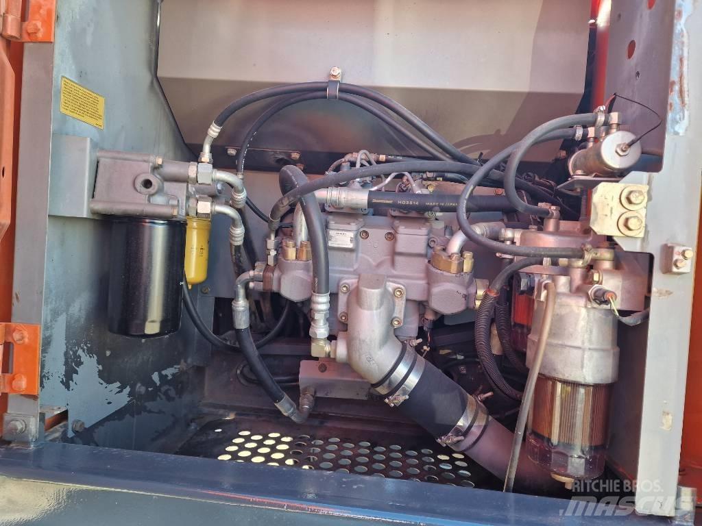 Hitachi ZX 210-3 Гусеничные экскаваторы