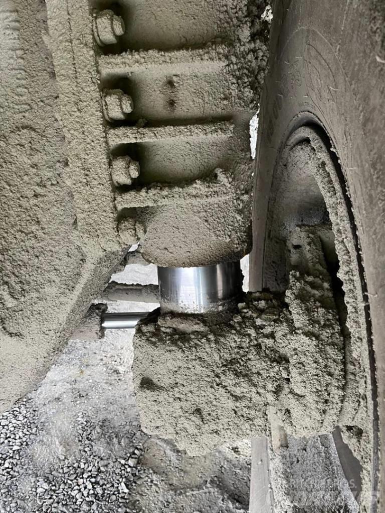 CAT 769 D Карьерные самосвалы