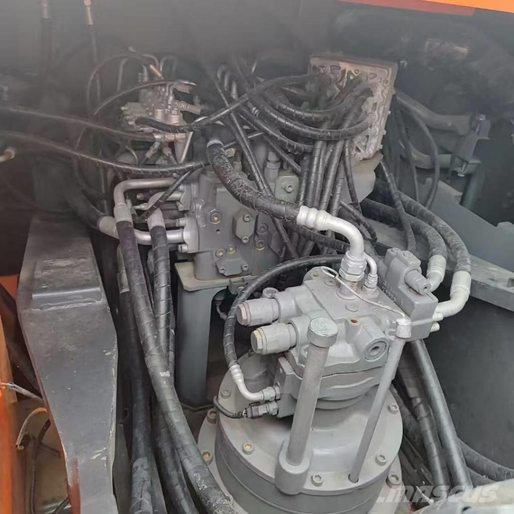 Hitachi 240-3 Гусеничные экскаваторы