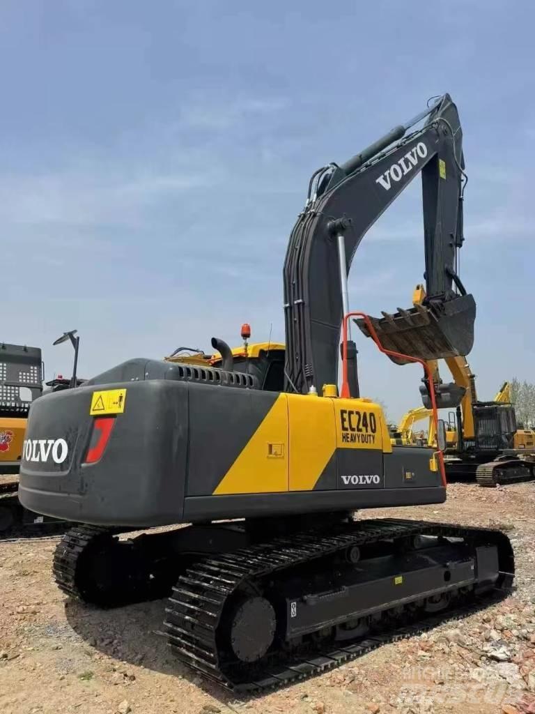 Volvo EC 240 Гусеничные экскаваторы