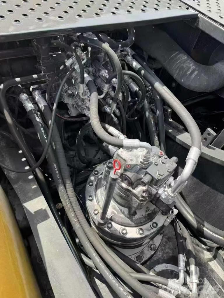 Volvo EC 240 Гусеничные экскаваторы