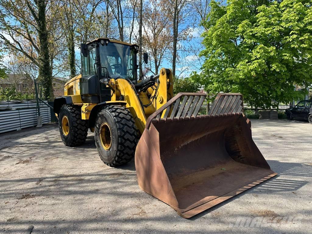CAT 930 M Фронтальные погрузчики