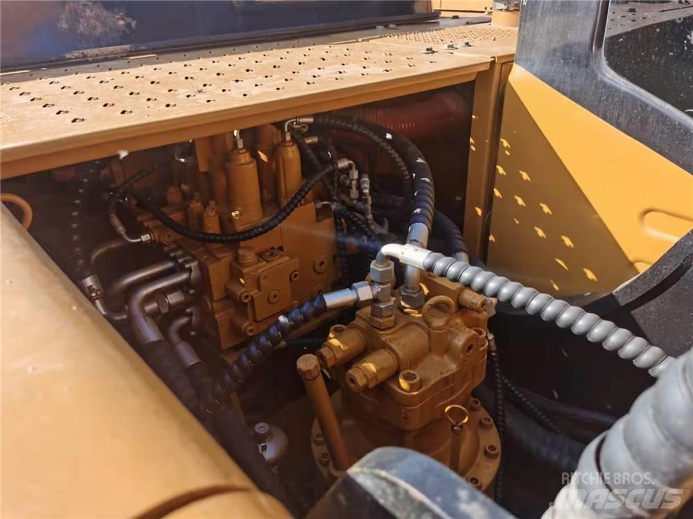 Sany SY 215 C Гусеничные экскаваторы
