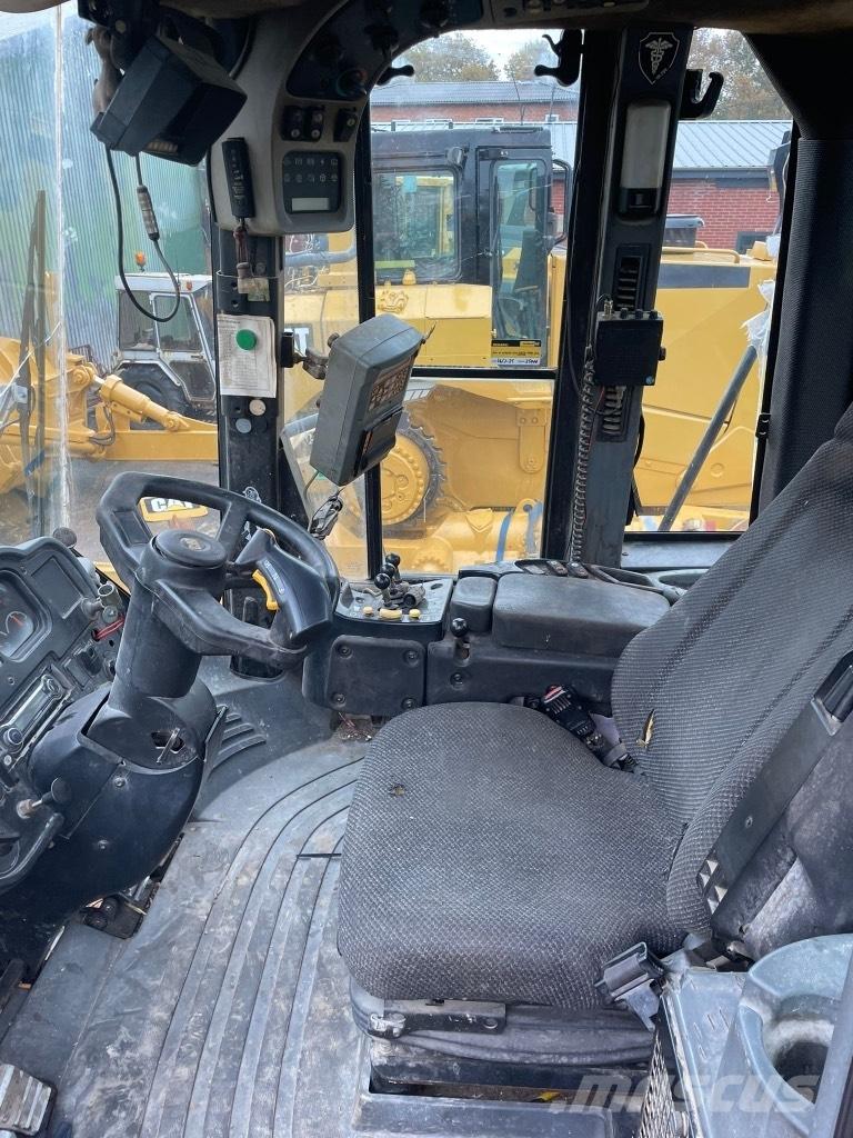 CAT 972H Фронтальные погрузчики