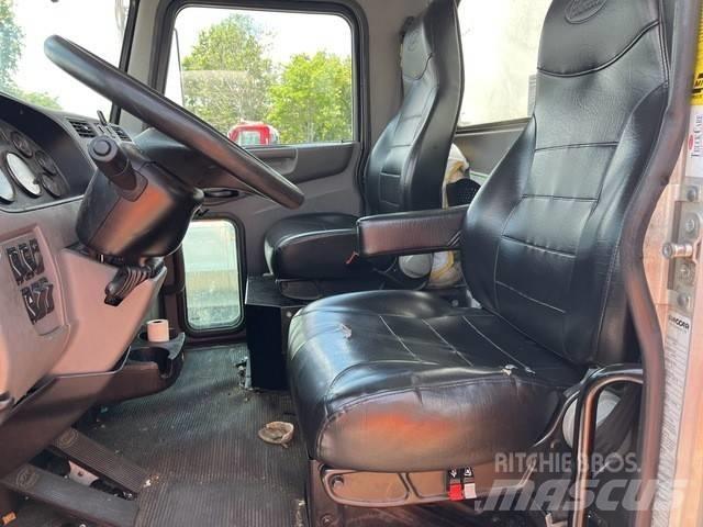 Peterbilt 337 Грузовики для доставки напитков