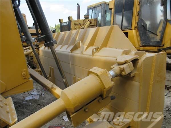 CAT D 6 R Гусеничные бульдозеры