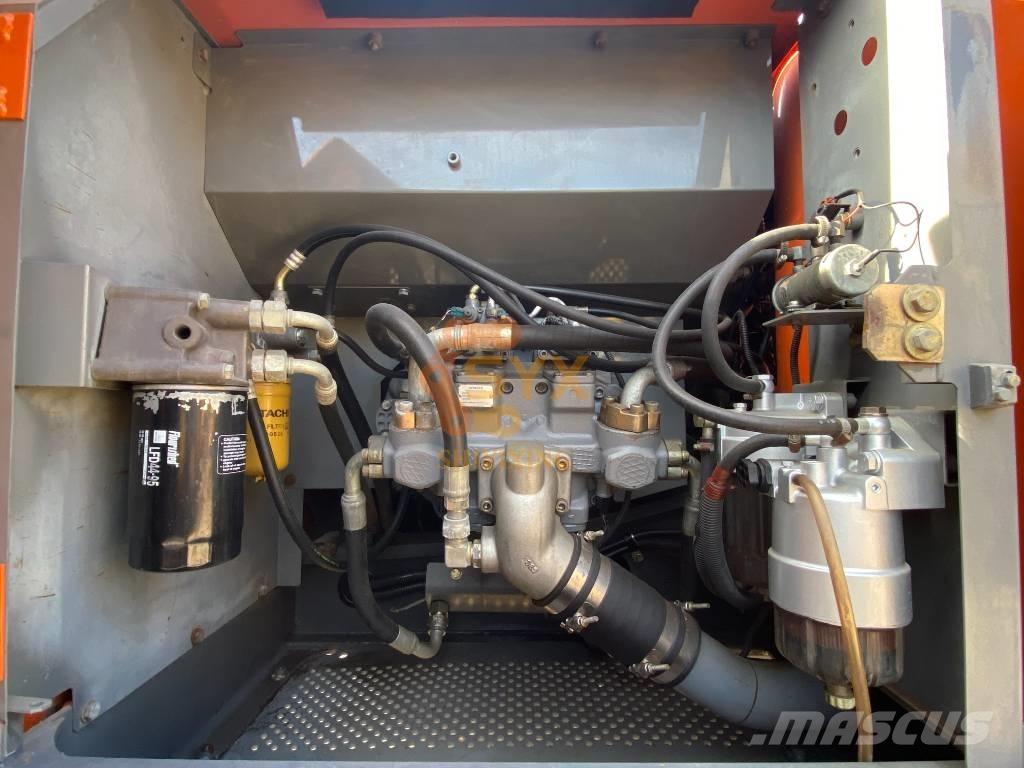 Hitachi ZX 240 Гусеничные экскаваторы