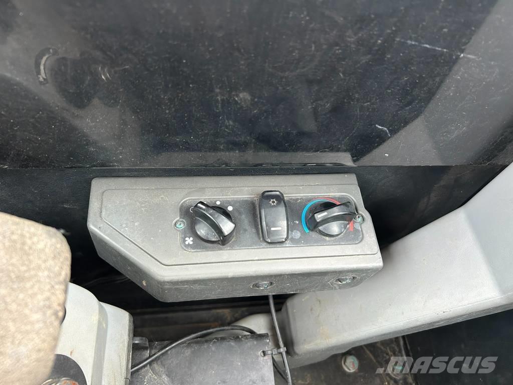 CAT 305.5 Гусеничные экскаваторы