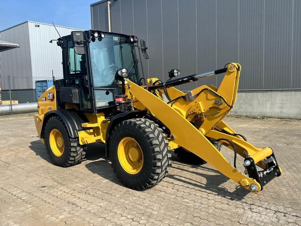 CAT 908 Фронтальные погрузчики