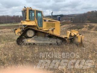 CAT D6N Гусеничные бульдозеры