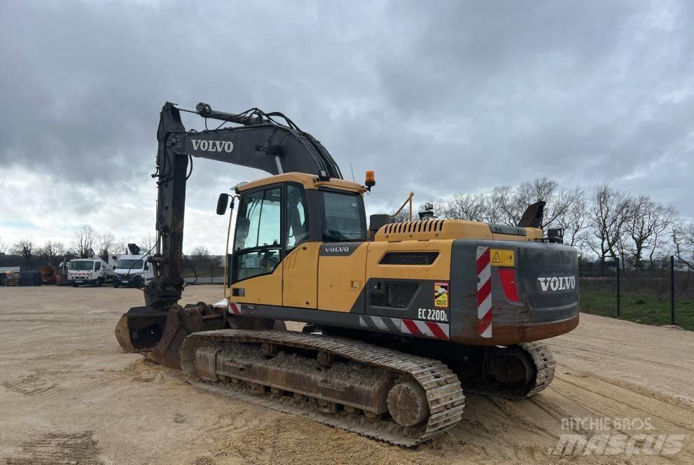 Volvo EC 220 DL Гусеничные экскаваторы