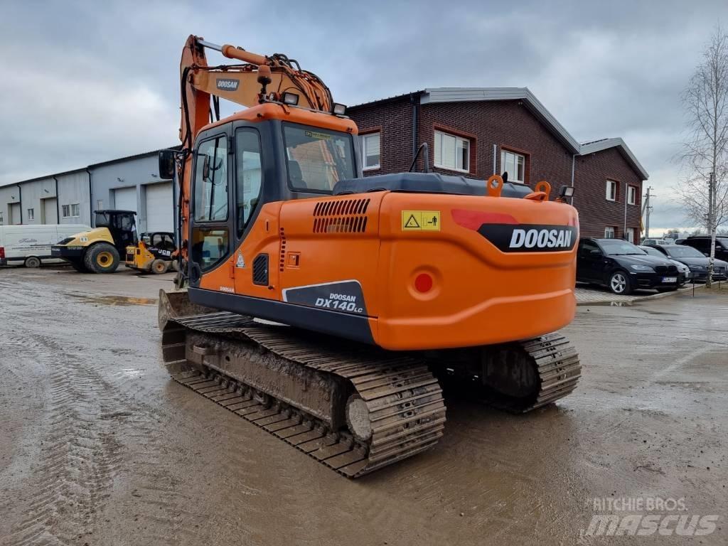 Doosan DX 140 LC Гусеничные экскаваторы