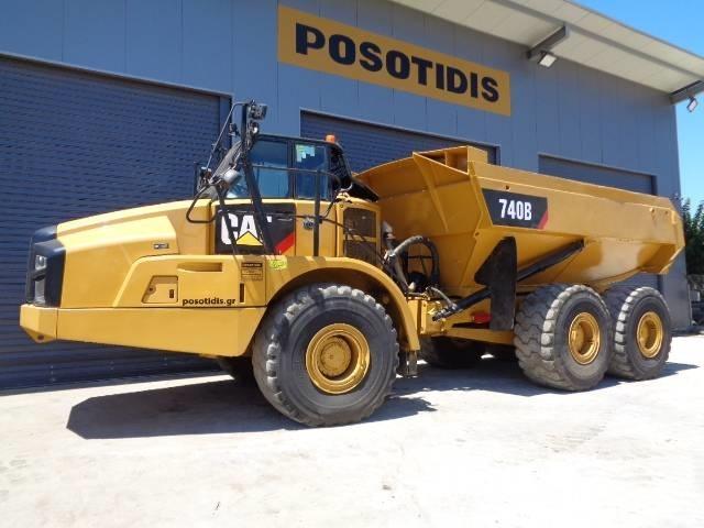CAT 740 B Шарнирно-сочленённые самосвалы