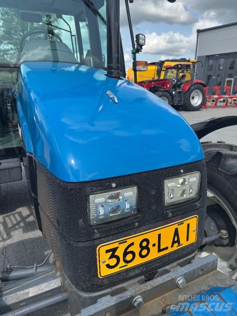 New Holland 5635 Трактора