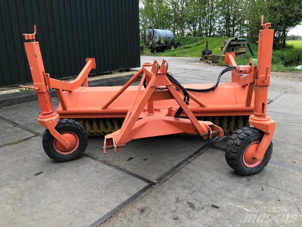 Holaras H-220-V-FR Вакуумные уборочные машины