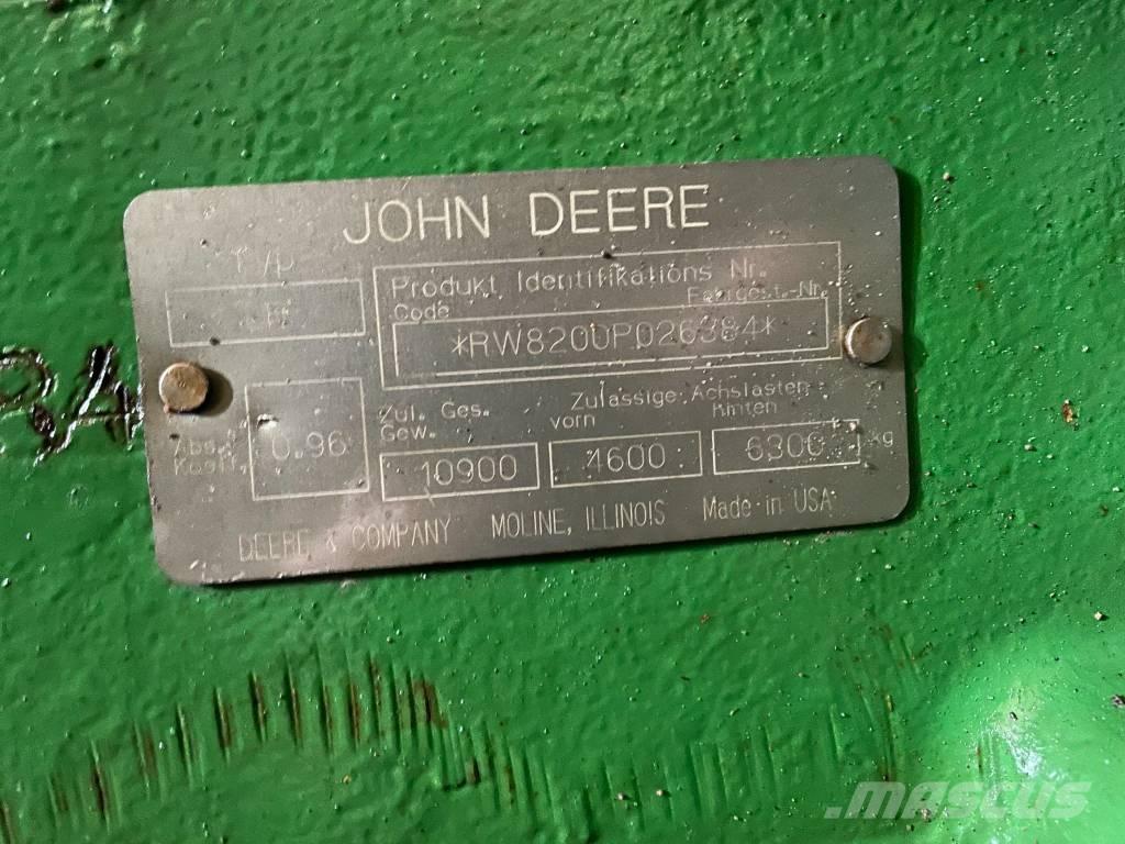 John Deere 8200 Трактора