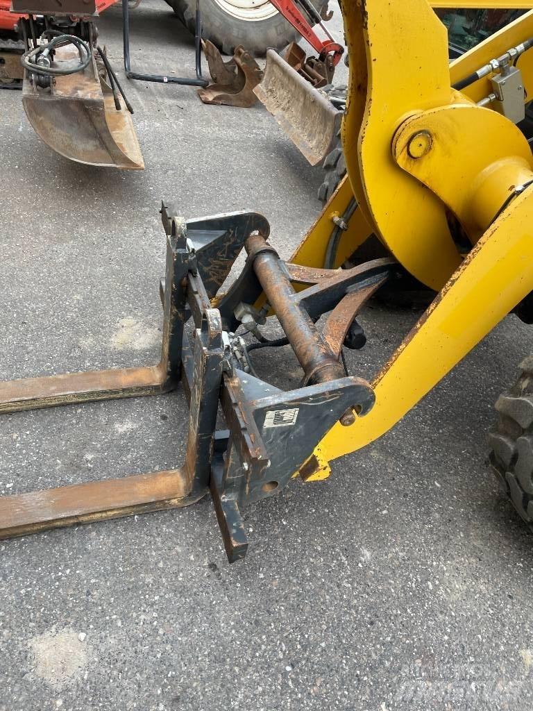 Komatsu WA 70 Фронтальные погрузчики