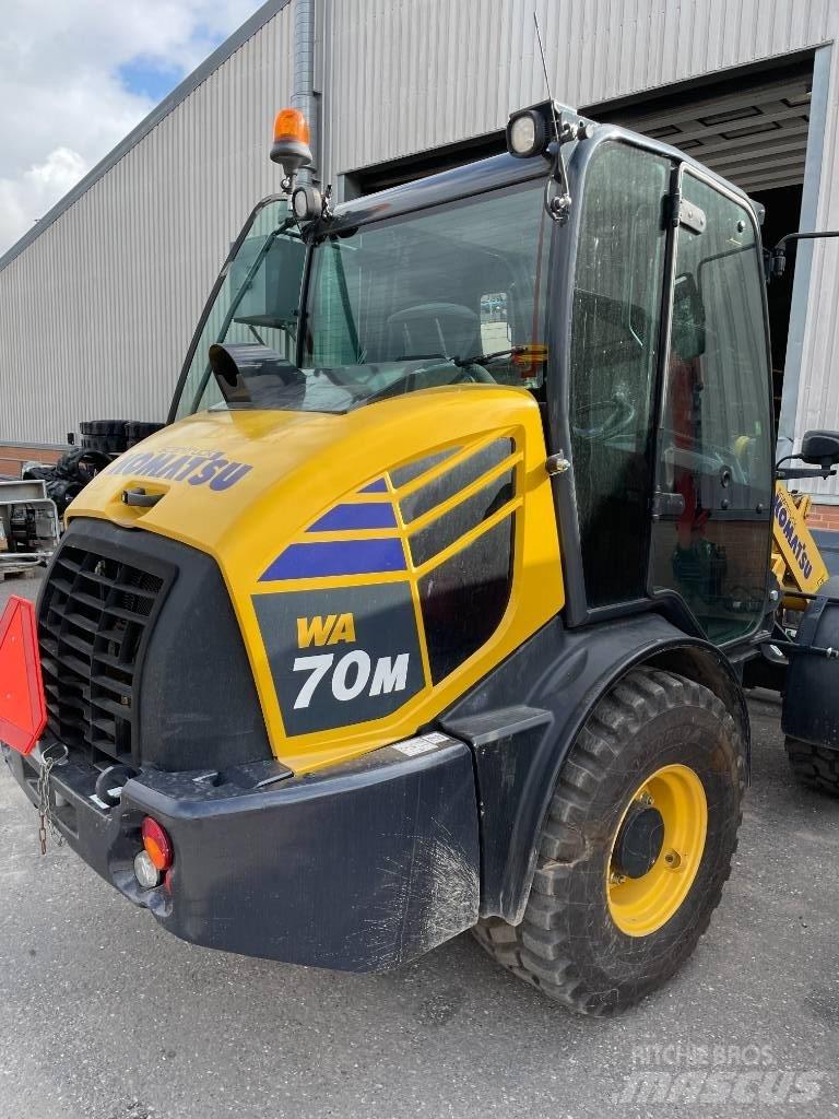 Komatsu WA 70 Фронтальные погрузчики