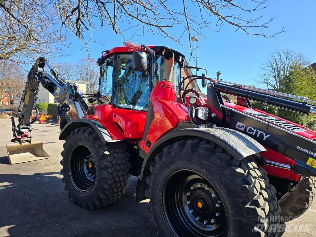 Huddig 1370 Экскаваторы-погрузчики