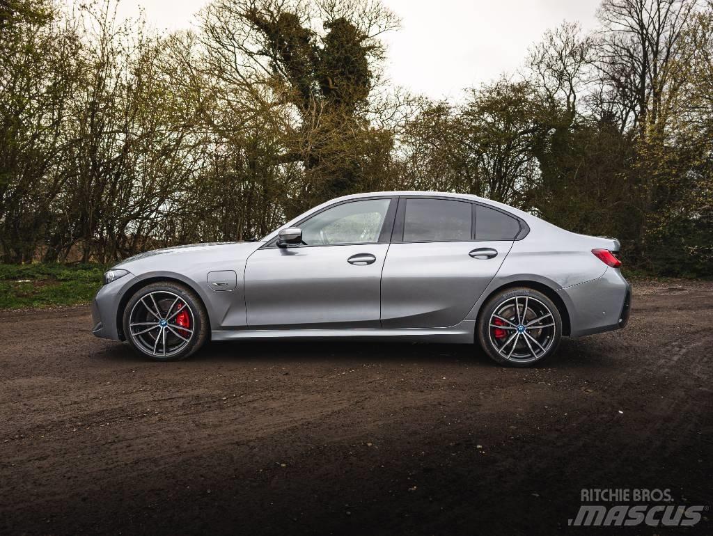 BMW 330e Легковые автомобили
