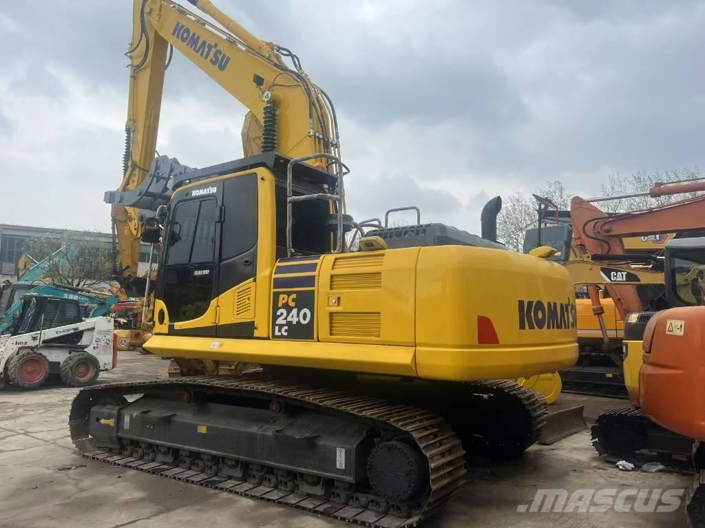Komatsu PC 240 Гусеничные экскаваторы