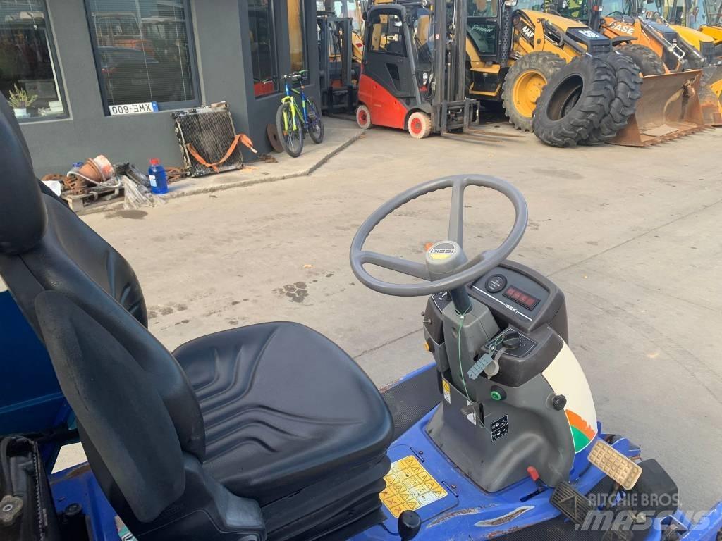 Iseki SF 230 FH Самоходные газонокосилки