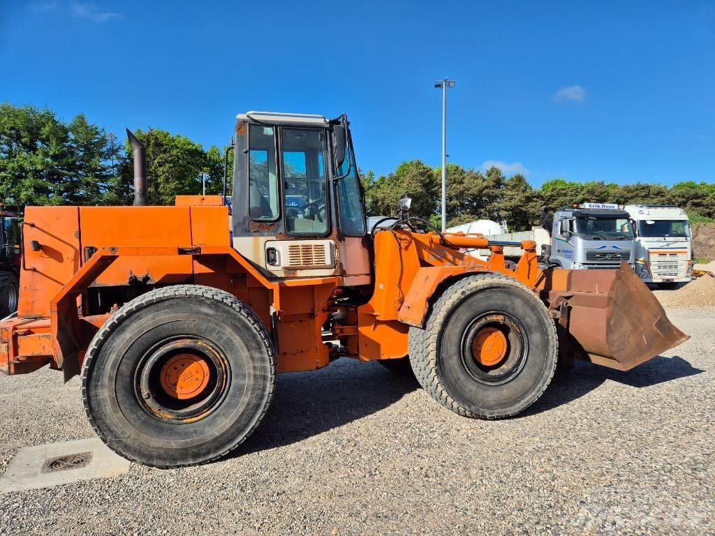 Hitachi FR 130 Фронтальные погрузчики