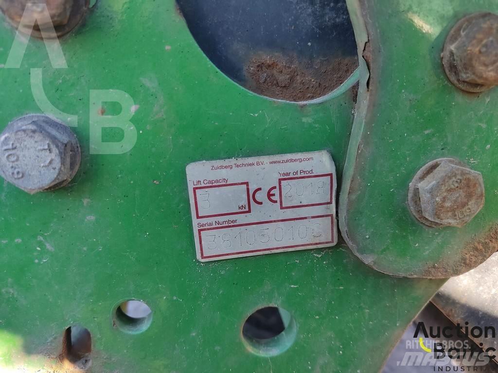 John Deere 2026R Трактора