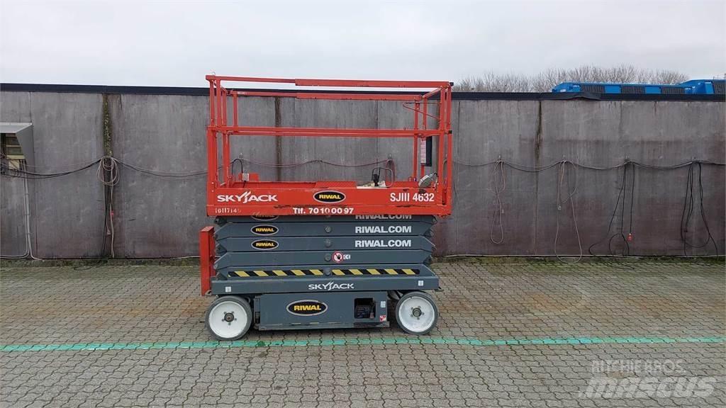 SkyJack SJIII4632 Ножничные подъемники