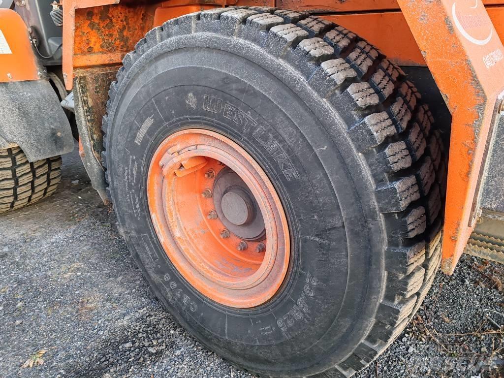 Doosan DL 220 Фронтальные погрузчики