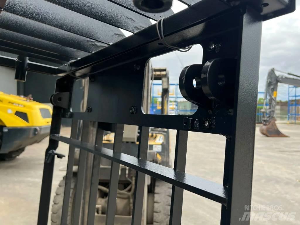 CAT 324D Guard Кабины и интерьер