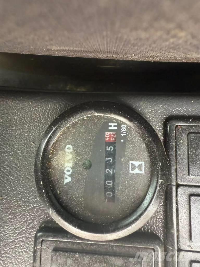 Volvo 140 Гусеничные экскаваторы