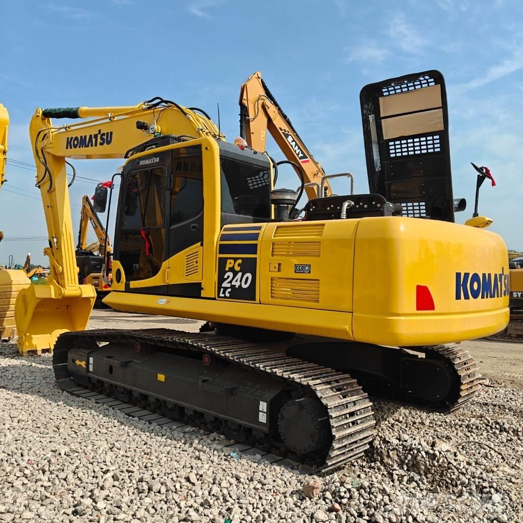 Komatsu 240LC-8 Гусеничные экскаваторы