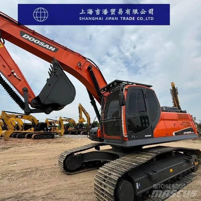 Doosan DX 225 Гусеничные экскаваторы