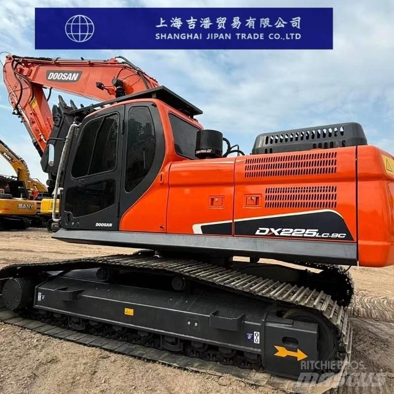 Doosan DX 225 Гусеничные экскаваторы