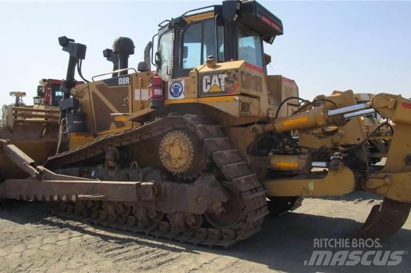CAT D8R Гусеничные бульдозеры