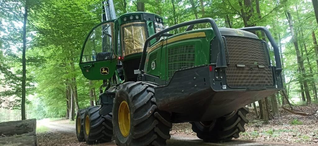 John Deere 1070G Харвестеры