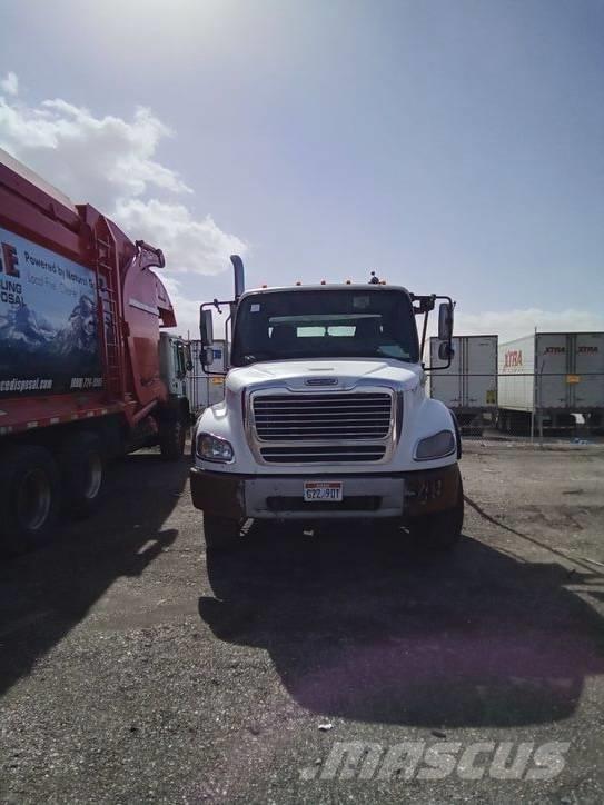 Freightliner M2 Контейнеровозы