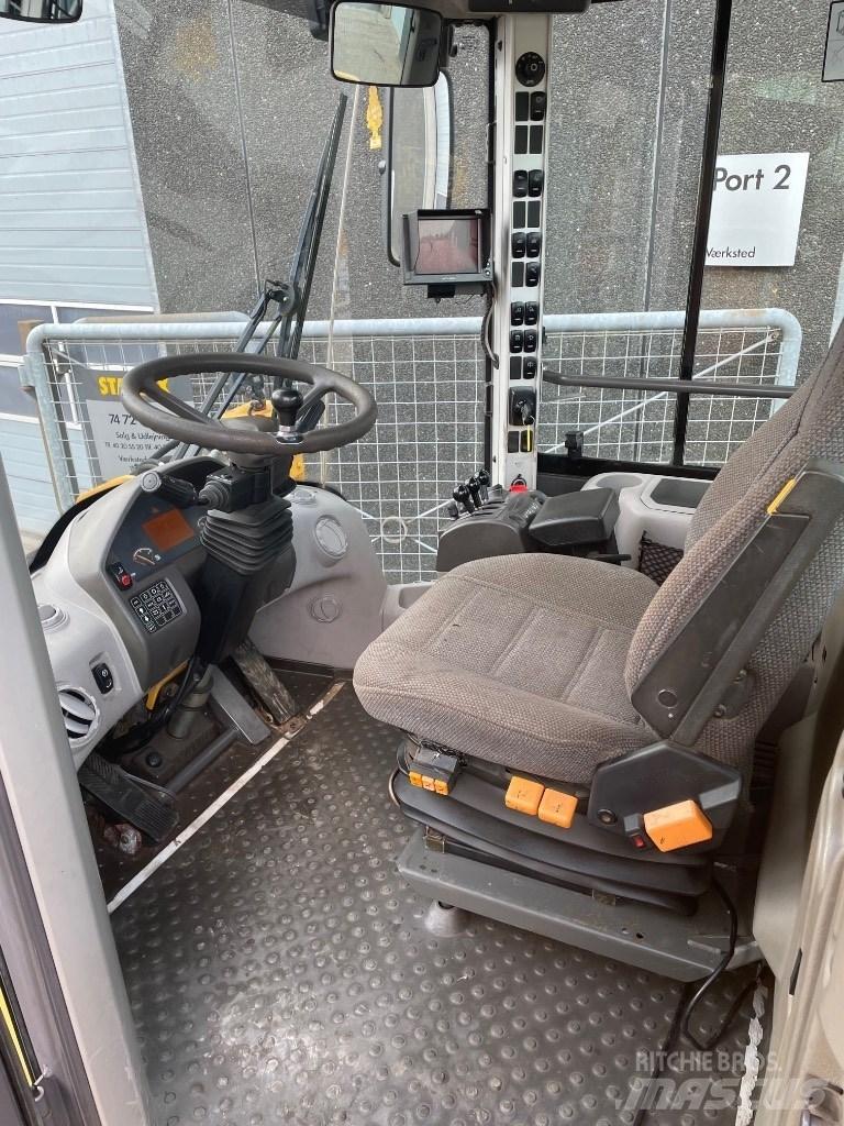 Volvo L90F Фронтальные погрузчики